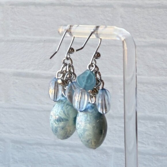 Vintage Chico’s Y2K Dangle Earrings Blue Beads Silver Tone Cluster Ocean Beachy - Picture 7 of 9